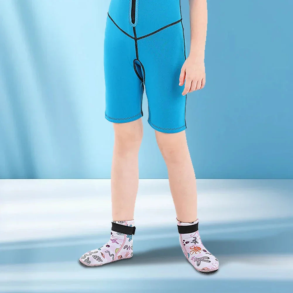 Kids Neoprene Water Socks for Swimming and Diving Adjustable Anti-slip Sand Socks Keep Warm and Protected - Evallys.com