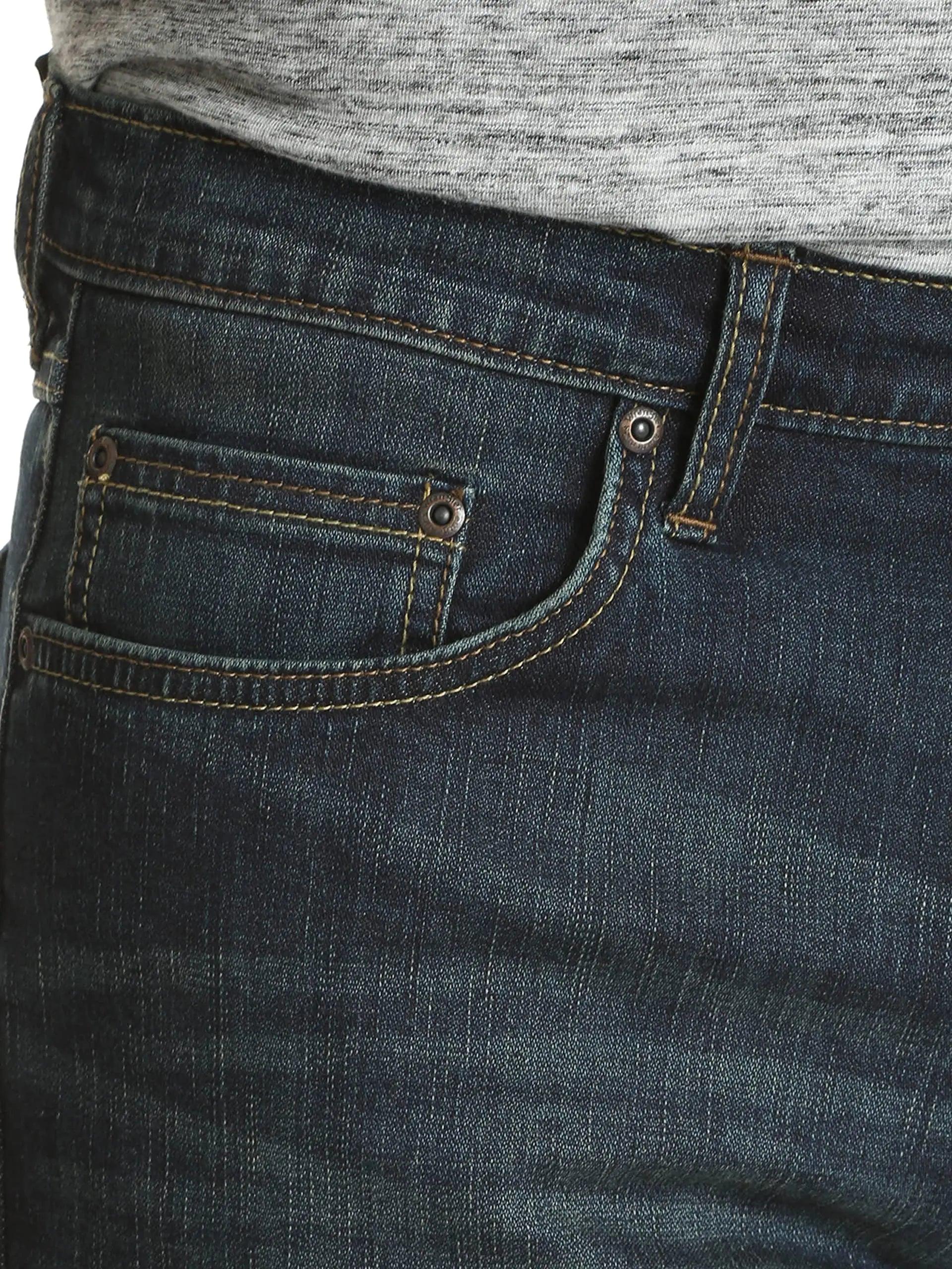 Wrangler Authentics Men's Relaxed Fit Boot Cut Jean 31W x 32L Dirt Road - Evallys.com