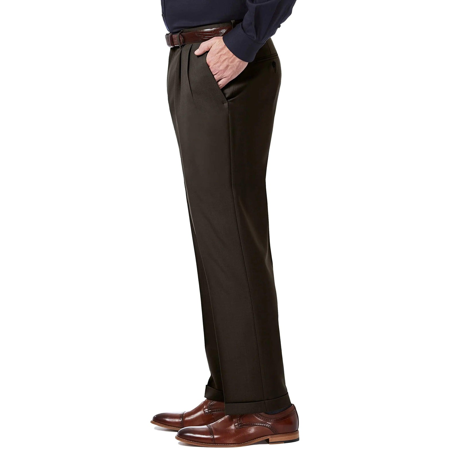 Haggar Men's Premium Comfort Classic Fit Pleat Front Dress Pant (Regular And Big & Tall Sizes) Standard 34W x 32L Dark Chocolate - Evallys.com # #