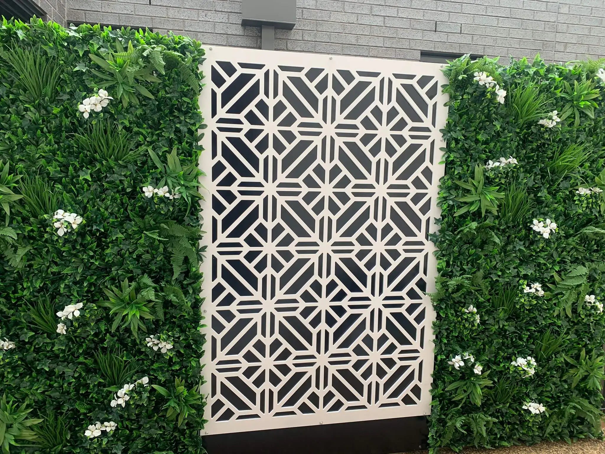 Snowy White Artificial Vertical Garden 40" x 40" 11SQ FT UV Resistant - Evallys.com