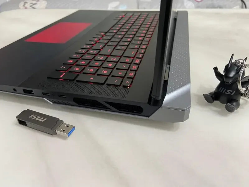 2024 MSI Titan 18 Ultra Gaming Laptop 18 Inch UHD 4K Mini LED 120Hz IPS Screen Notebook i9-14900HX 64GB 2TB RTX4080 Netbook PC - Evallys.com