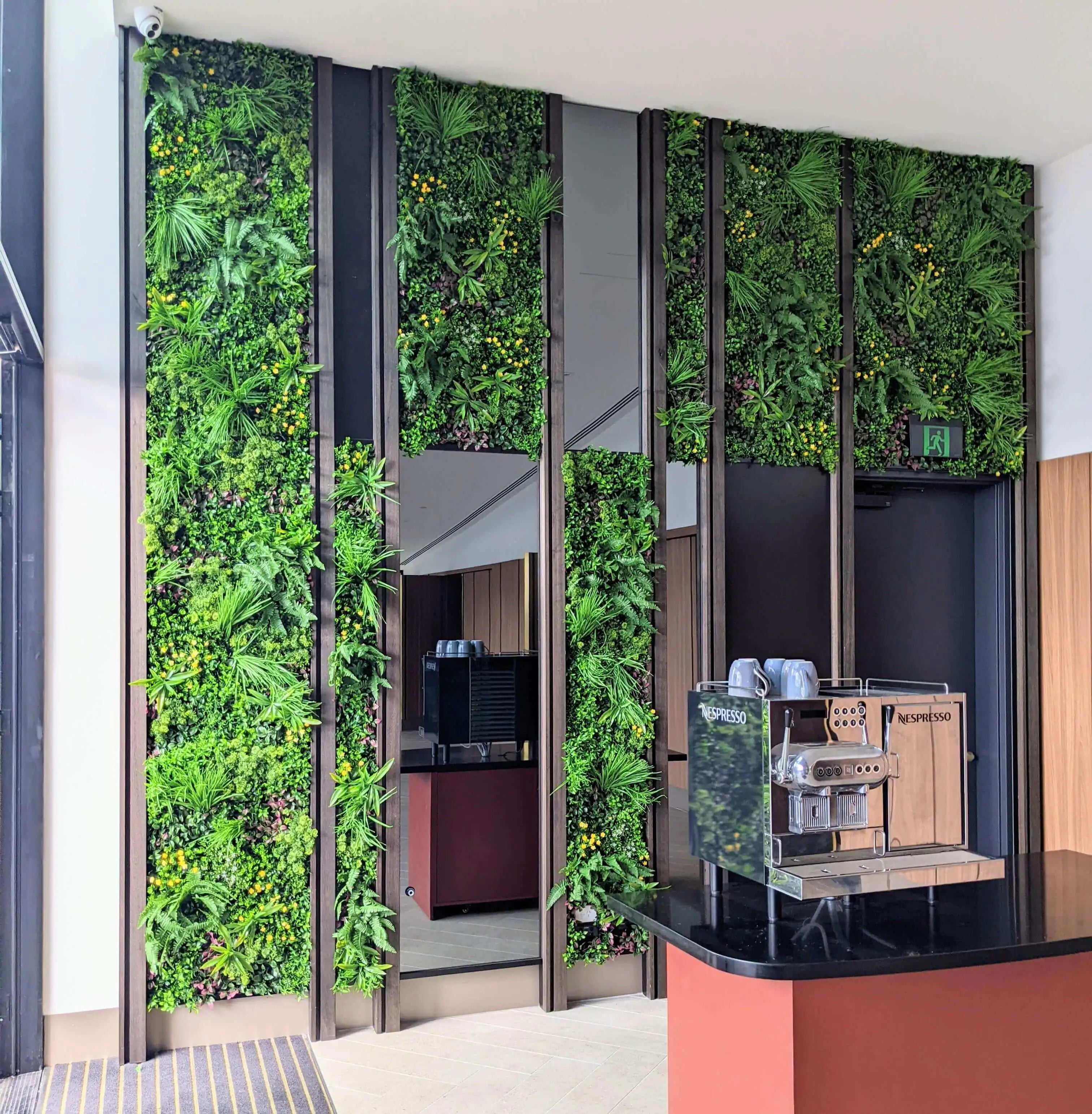 Country Fern Artificial Vertical Garden 40" x 40" 11SQ FT UV Resistant - Evallys.com