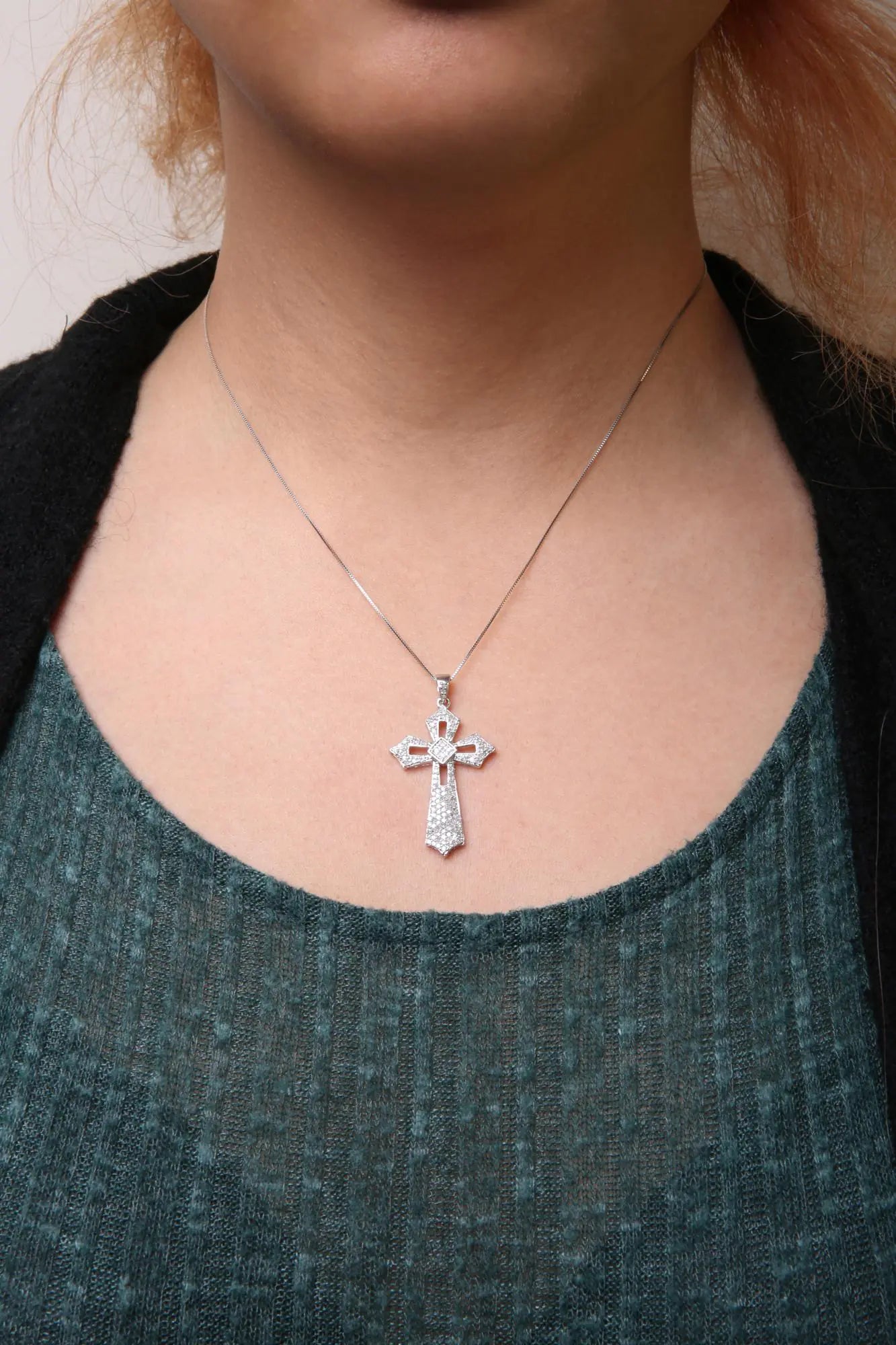 .925 Sterling Silver 1.00 Cttw Diamond Fleur De Lis Cross 18