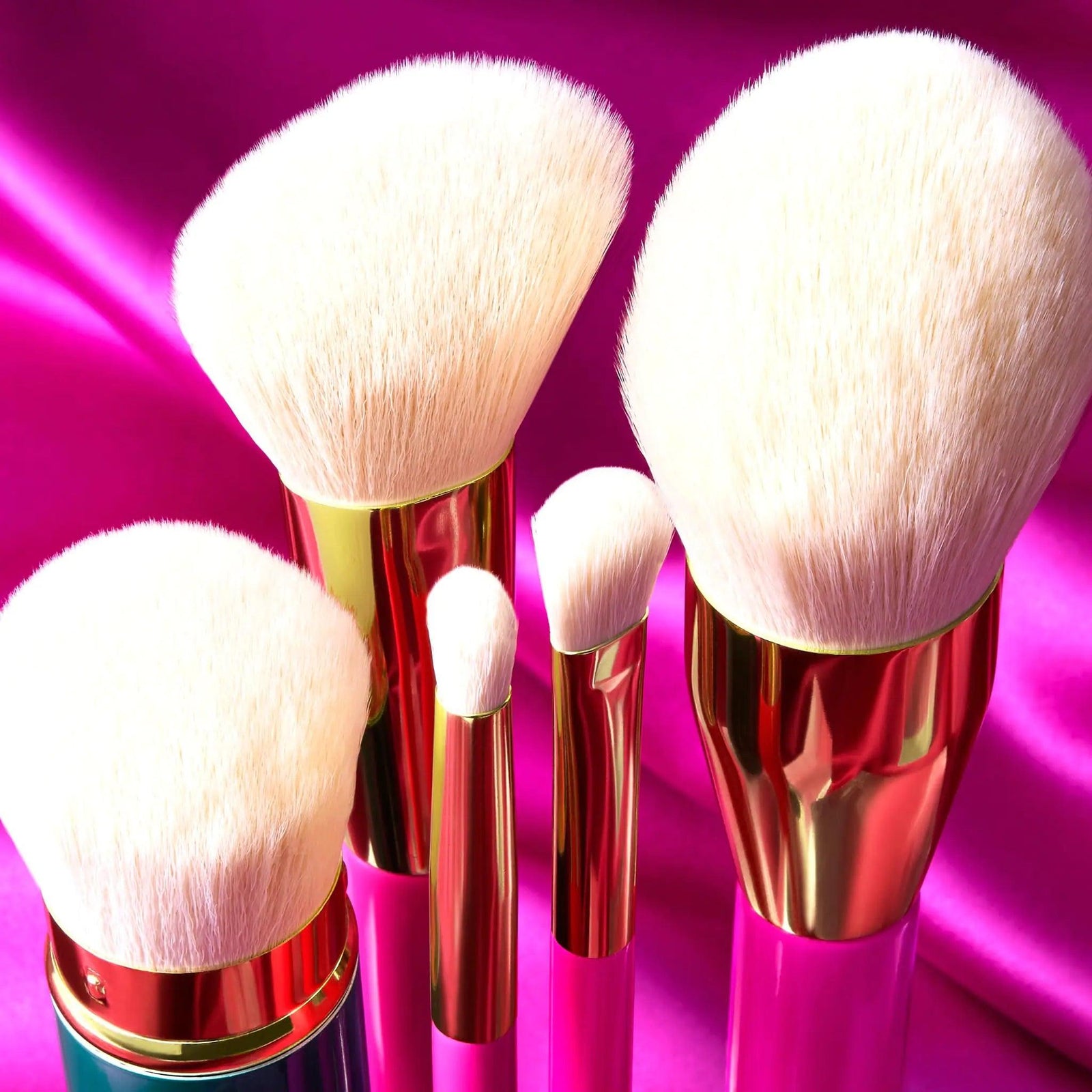 LAURA GELLER 5PC Full Face Professional Vegan Makeup Brush Gift Set | Apply Foundation, Blush, Bronzer, Eyeshadow & More | AMAZON EXCLUSIVE | 18 Full Face Professional Makeup Brush Gift Set - Evallys.com # #